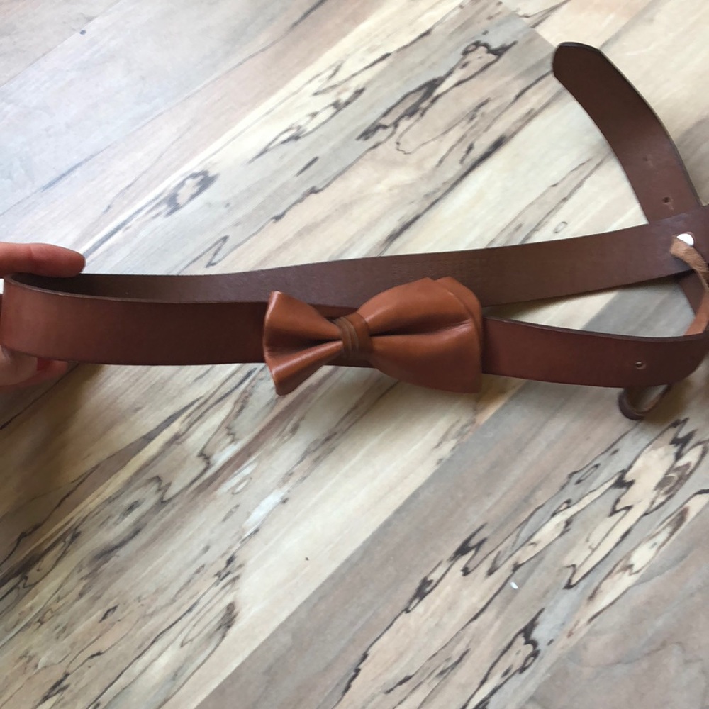 American eagle brown belt with cute bow